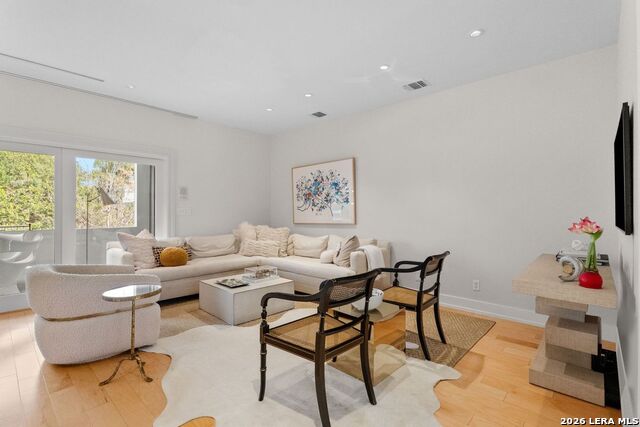 Image 6 of 31 For 215 Annie#b  B