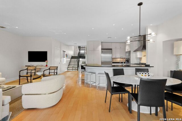 Image 8 of 31 For 215 Annie#b  B