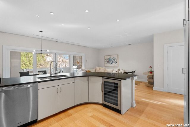 Image 9 of 31 For 215 Annie#b  B