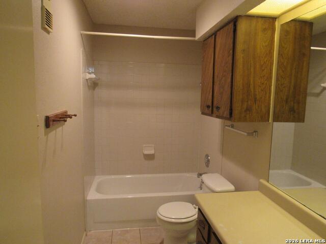 Image 12 of 14 For 3843 Barrington Unit 165q  165q