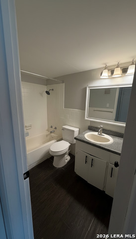 Image 7 of 13 For 158 De Chantle Road  129