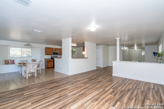 Image 21 of 51 For 13003 Southton