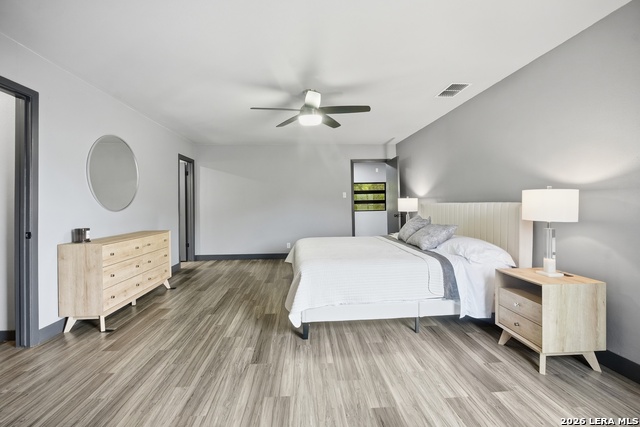 Image 18 of 24 For 13050 Cavern Park Dr