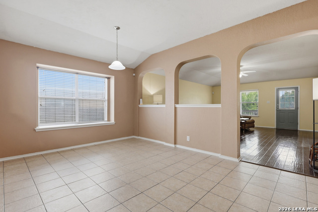 Listing photo id 8 for 2414 Dove Crossing Dr