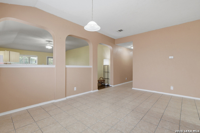 Listing photo id 10 for 2414 Dove Crossing Dr