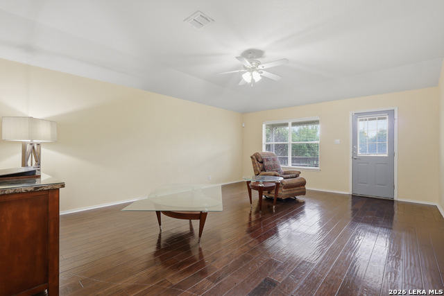 Listing photo id 11 for 2414 Dove Crossing Dr