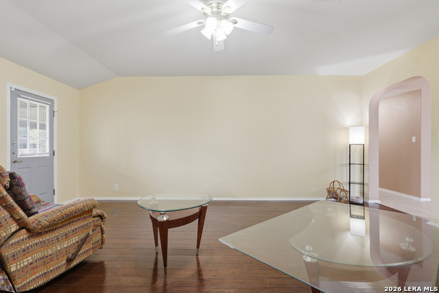 Listing photo id 13 for 2414 Dove Crossing Dr