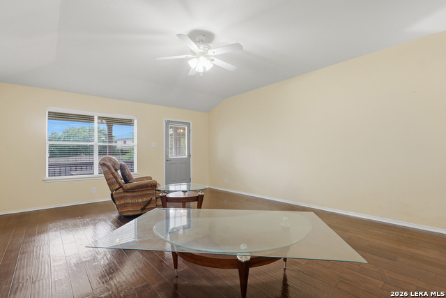 Listing photo id 14 for 2414 Dove Crossing Dr