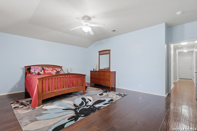 Listing photo id 16 for 2414 Dove Crossing Dr