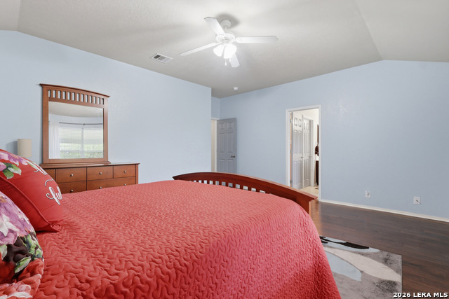 Listing photo id 17 for 2414 Dove Crossing Dr