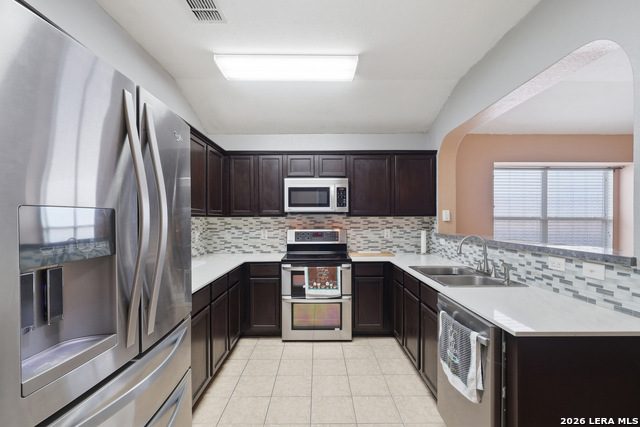 Listing photo id 4 for 2414 Dove Crossing Dr