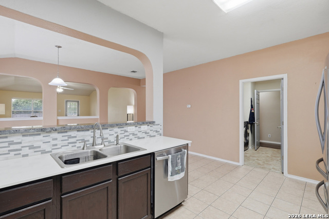 Listing photo id 7 for 2414 Dove Crossing Dr