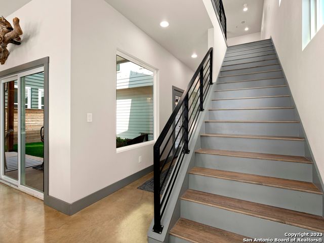 Image 18 of 39 For 1136 Hauptstrasse