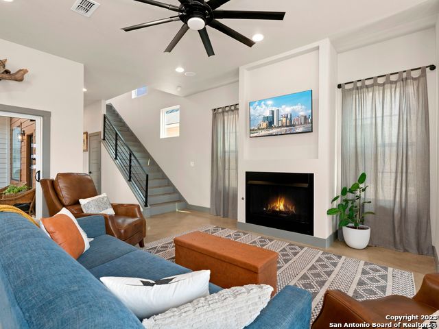 Image 4 of 39 For 1136 Hauptstrasse