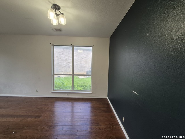 Image 3 of 22 For 712 Moss Wood