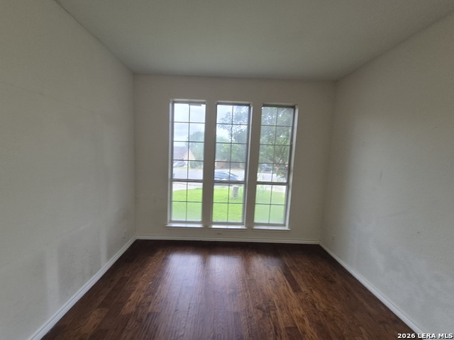 Image 4 of 22 For 712 Moss Wood