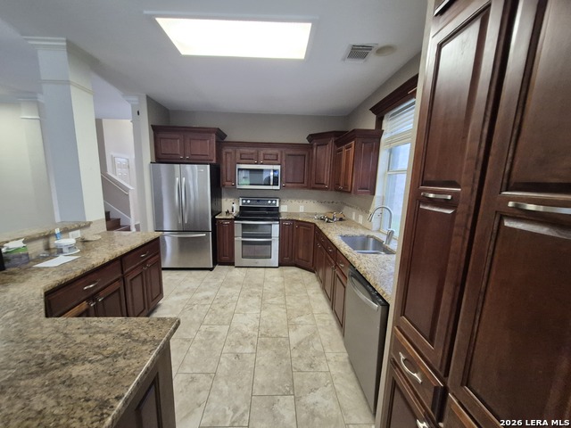 Image 9 of 22 For 712 Moss Wood