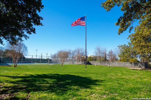 Image 12 of 13 For 7707 Broadway  19a