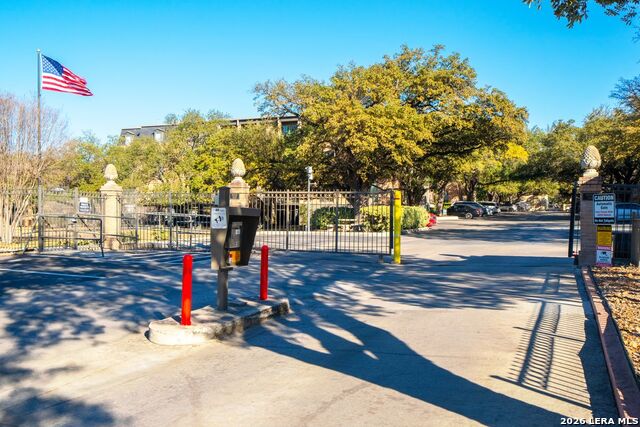 Image 13 of 13 For 7707 Broadway  19a