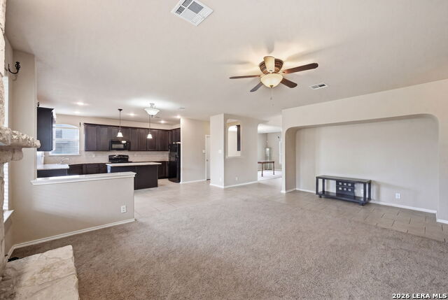 Listing photo id 11 for 918 Armour Dr