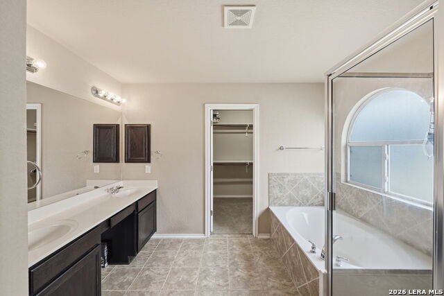 Listing photo id 24 for 918 Armour Dr