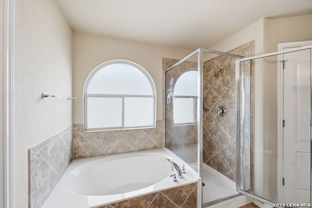 Listing photo id 25 for 918 Armour Dr