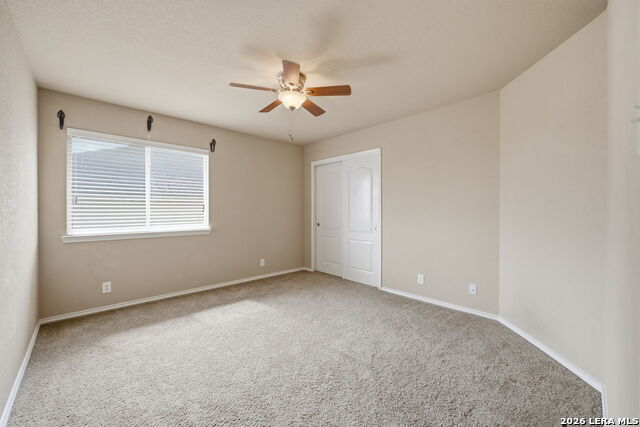 Listing photo id 31 for 918 Armour Dr