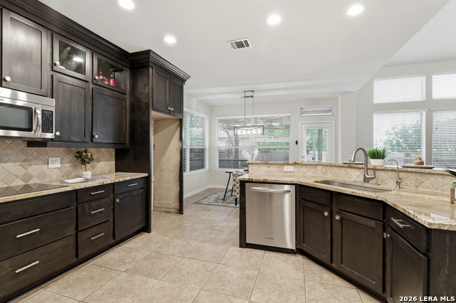 Image 14 of 51 For 922 Desert Blf