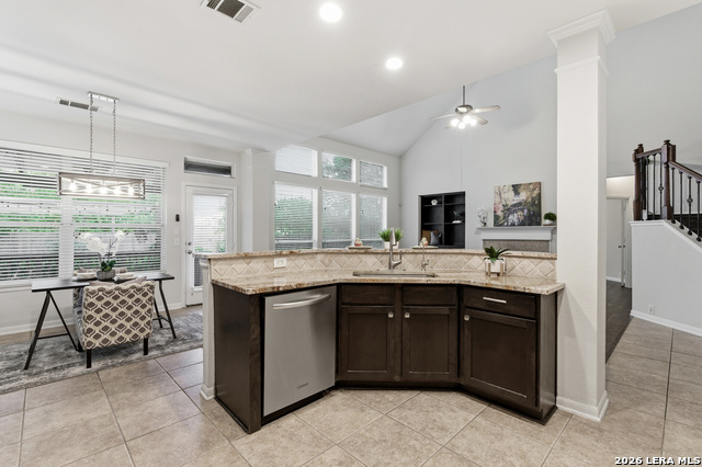 Image 15 of 51 For 922 Desert Blf