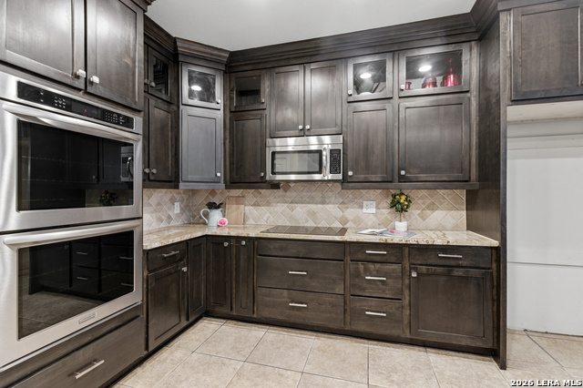 Image 17 of 51 For 922 Desert Blf