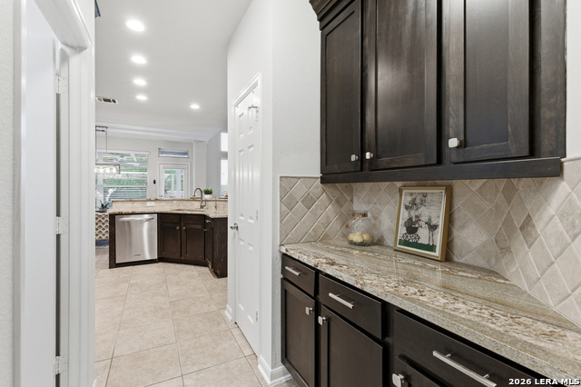 Image 21 of 51 For 922 Desert Blf