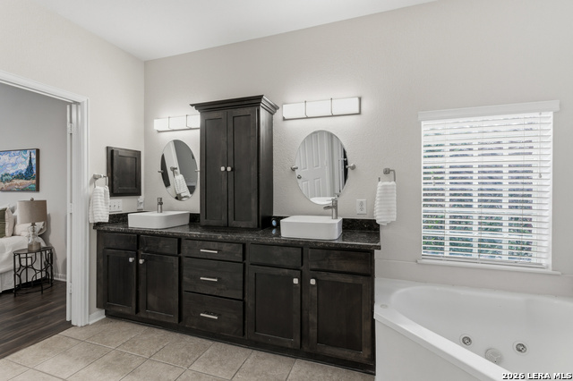 Image 30 of 51 For 922 Desert Blf