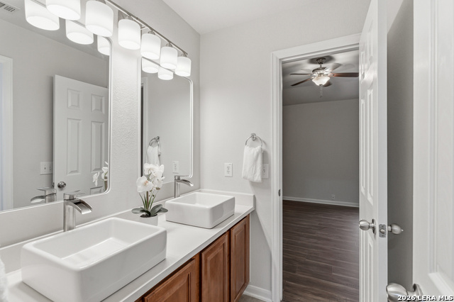 Image 40 of 51 For 922 Desert Blf