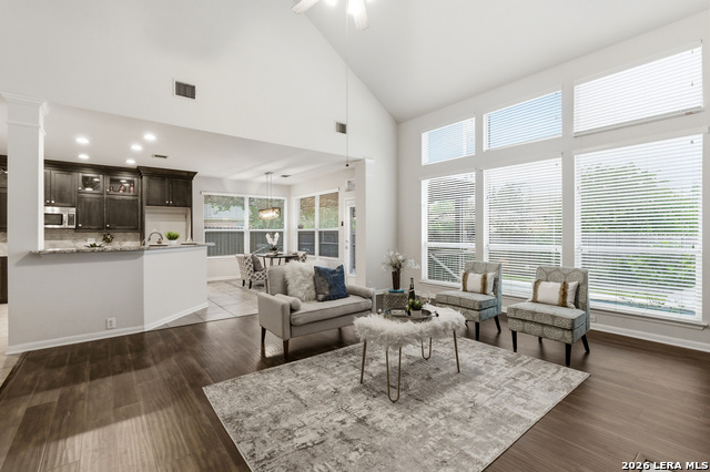 Image 5 of 51 For 922 Desert Blf