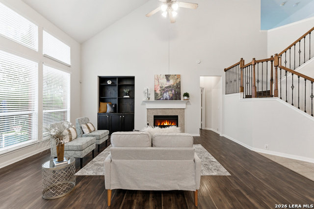 Image 6 of 51 For 922 Desert Blf