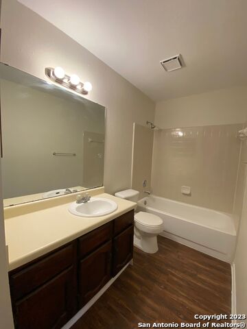 Image 20 of 24 For 7214 Rimwood St