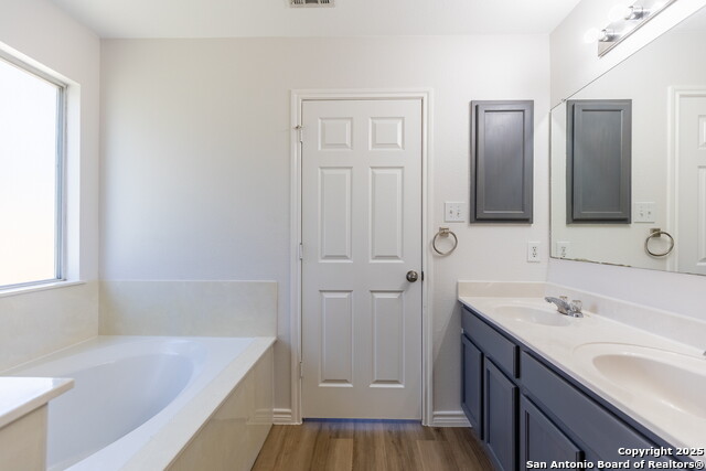 Listing photo id 20 for 228 Sophia Cir