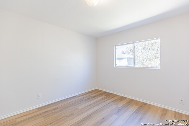 Listing photo id 23 for 228 Sophia Cir