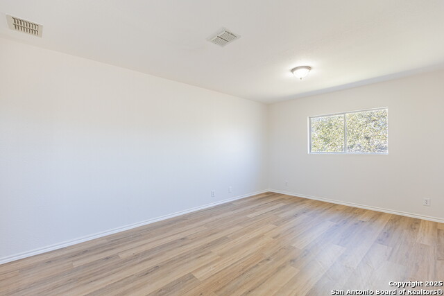 Listing photo id 27 for 228 Sophia Cir