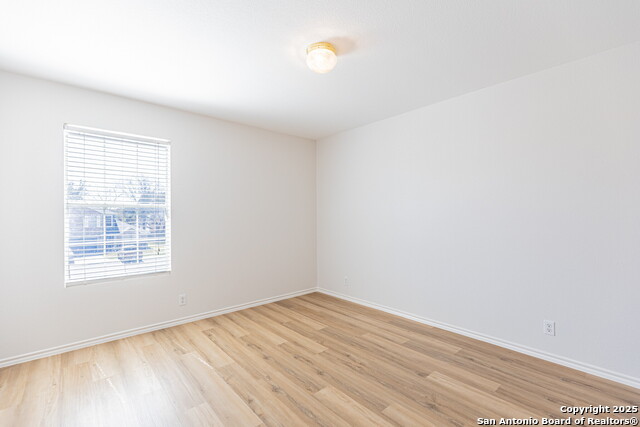 Listing photo id 31 for 228 Sophia Cir