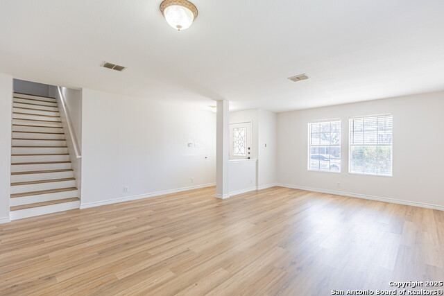 Listing photo id 4 for 228 Sophia Cir