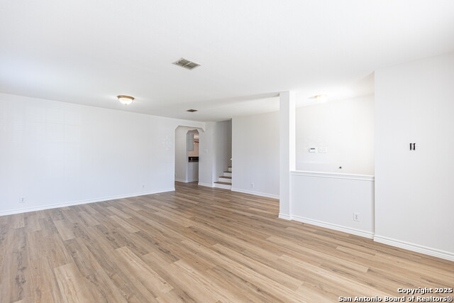 Listing photo id 5 for 228 Sophia Cir