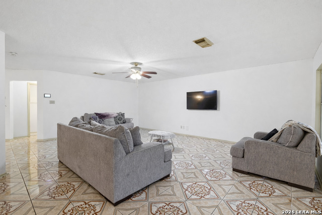 Image 10 of 35 For 17022 Irongate Rail