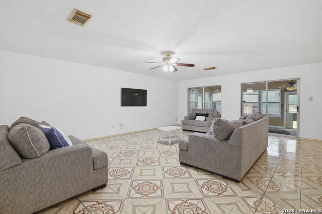 Image 11 of 35 For 17022 Irongate Rail