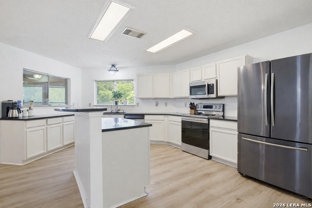 Image 13 of 35 For 17022 Irongate Rail