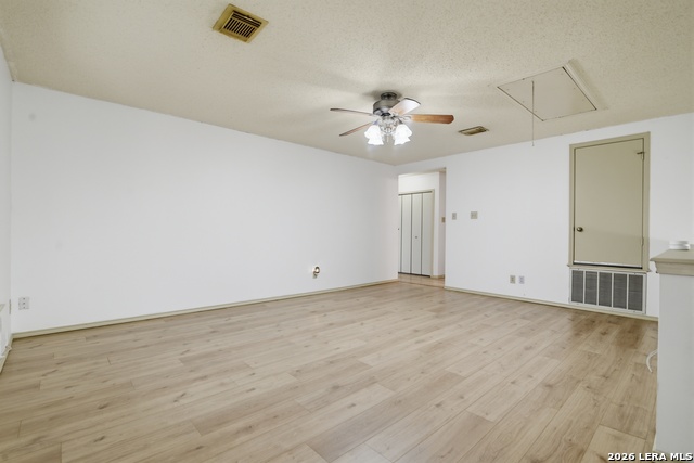 Image 15 of 35 For 17022 Irongate Rail