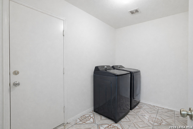 Image 30 of 35 For 17022 Irongate Rail