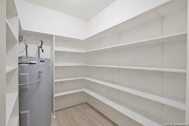 Image 31 of 35 For 17022 Irongate Rail