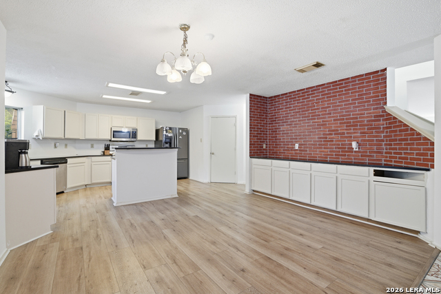 Image 6 of 35 For 17022 Irongate Rail