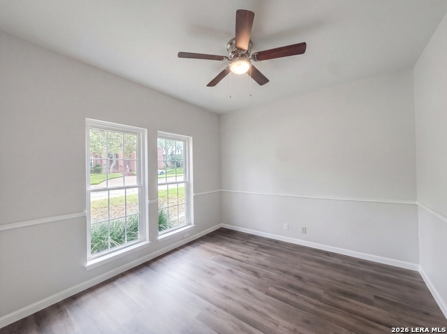 Image 4 of 27 For 15626 Dove Meadow St